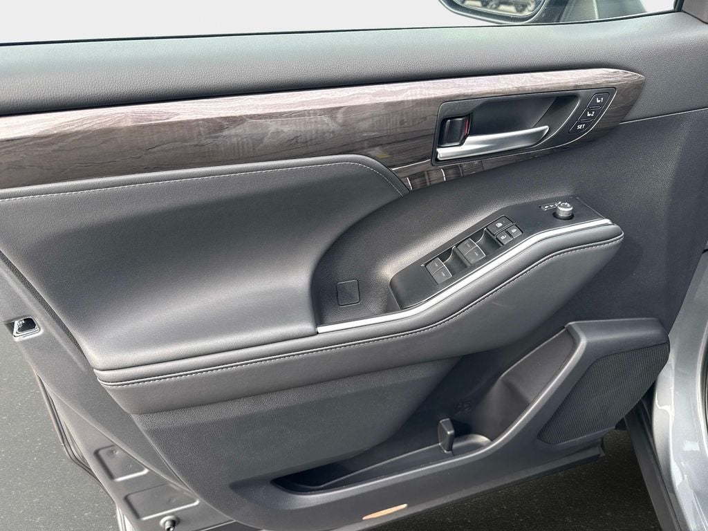 2026 Toyota Highlander Hybrid Hybrid Platinum