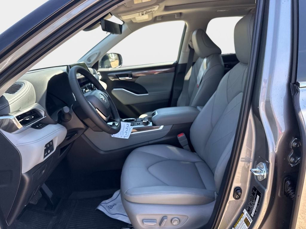 2026 Toyota Highlander Platinum