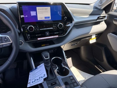 2026 Toyota Highlander Platinum