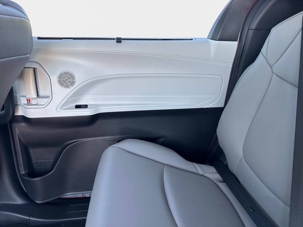 2026 Toyota Sienna XLE 8 Passenger