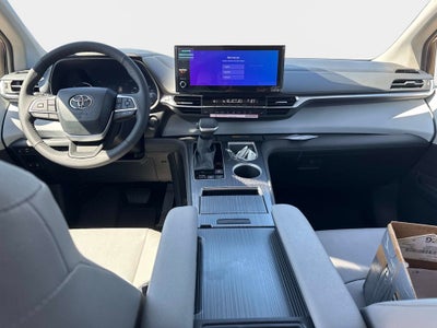 2026 Toyota Sienna XLE 8 Passenger