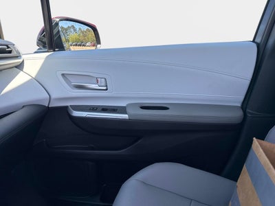 2026 Toyota Sienna XLE 8 Passenger