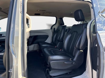 2022 Chrysler Pacifica Hybrid Touring L