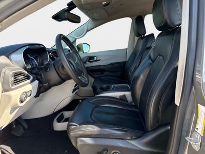 2022 Chrysler Pacifica Hybrid Touring L