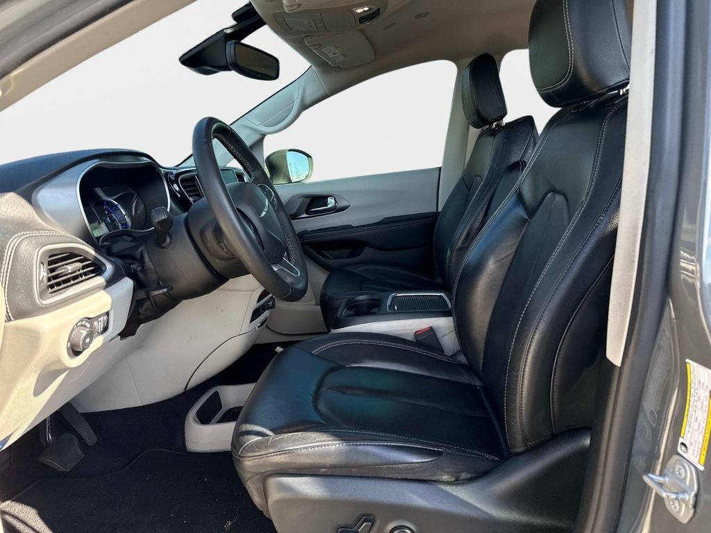 2022 Chrysler Pacifica Hybrid Touring L