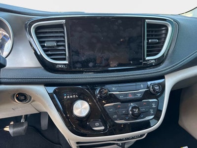 2022 Chrysler Pacifica Hybrid Touring L