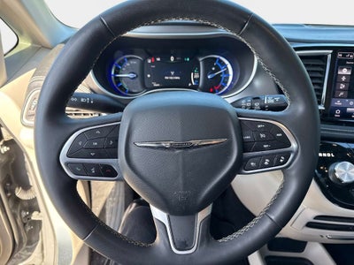 2022 Chrysler Pacifica Hybrid Touring L
