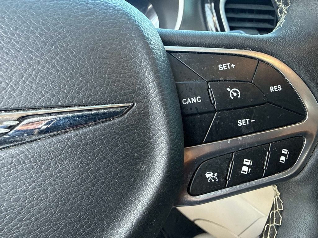 2022 Chrysler Pacifica Hybrid Touring L