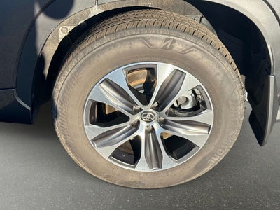 2025 Toyota Highlander Hybrid XLE