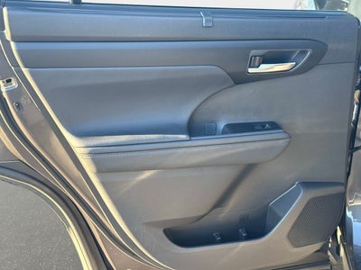 2025 Toyota Highlander Hybrid XLE