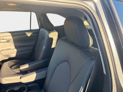 2025 Toyota Highlander Hybrid XLE
