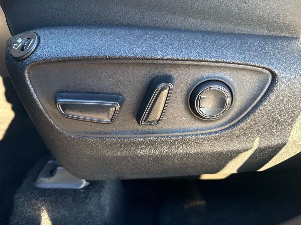 2025 Toyota Highlander Hybrid XLE