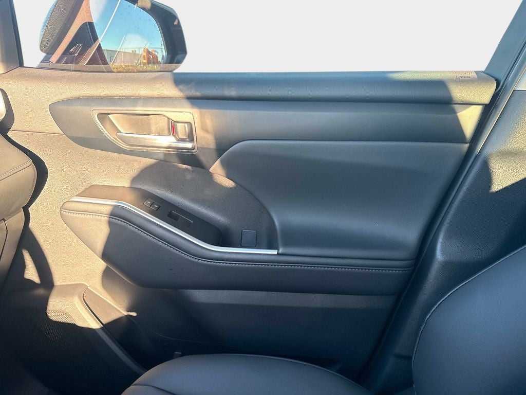 2025 Toyota Highlander Hybrid XLE