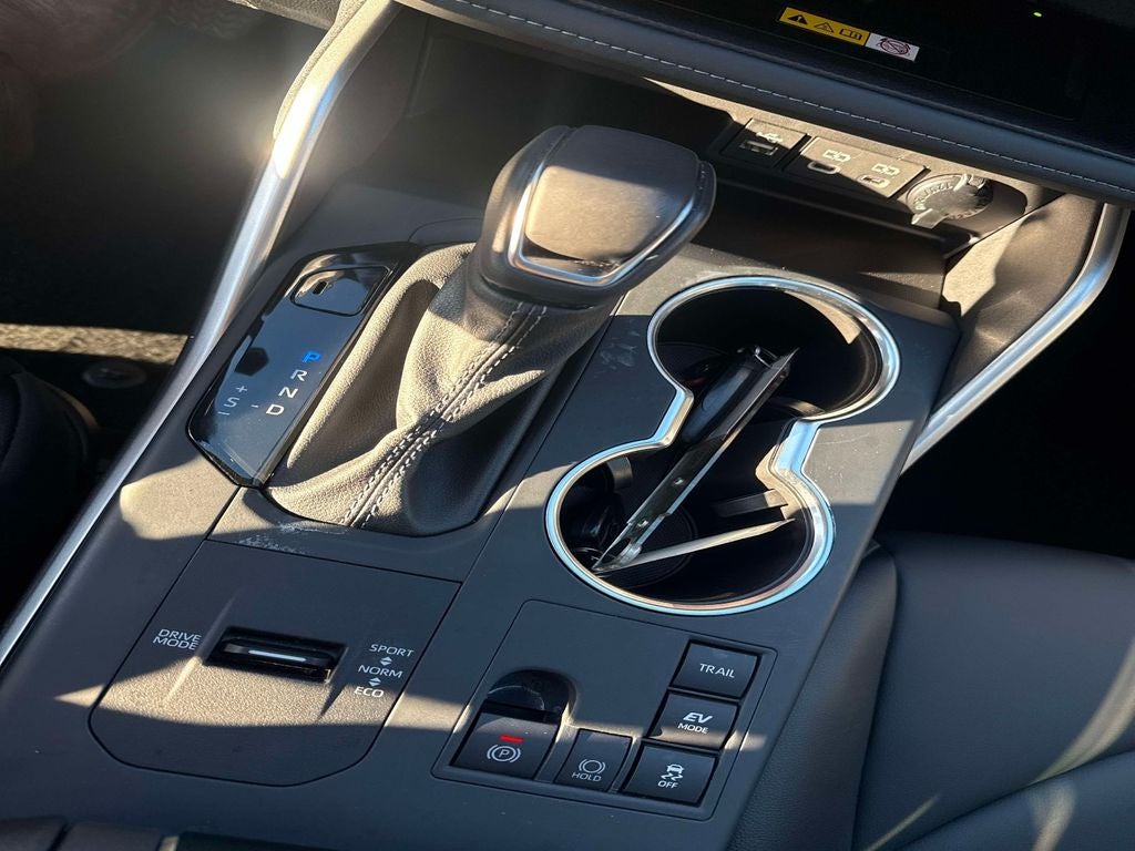 2025 Toyota Highlander Hybrid XLE