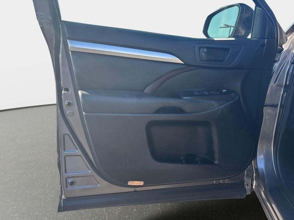 2015 Toyota Highlander LE