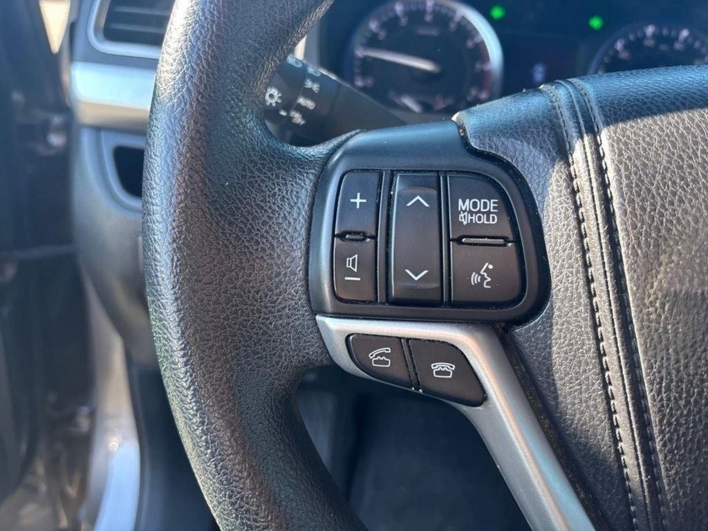 2015 Toyota Highlander LE