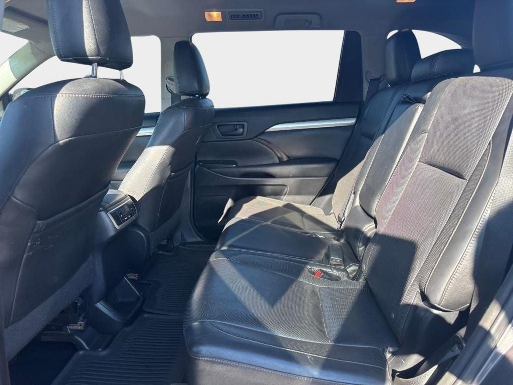 2015 Toyota Highlander LE