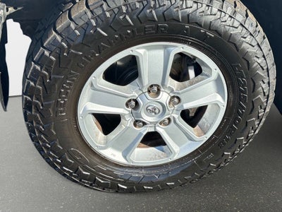 2016 Toyota Tundra SR5 5.7L V8