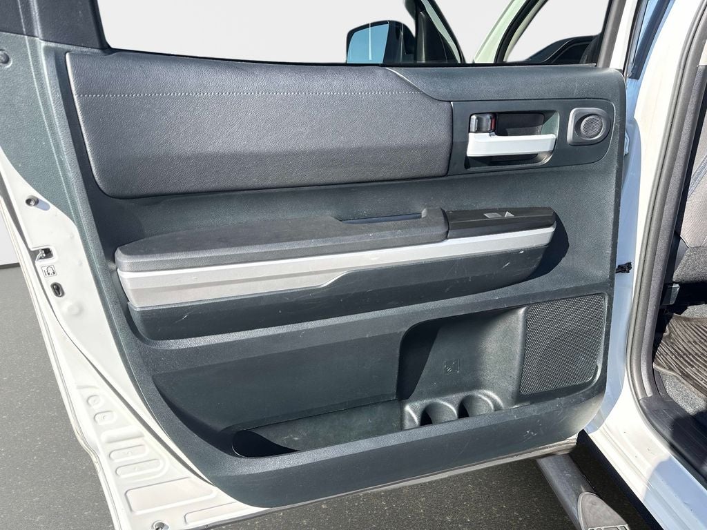 2016 Toyota Tundra SR5 5.7L V8