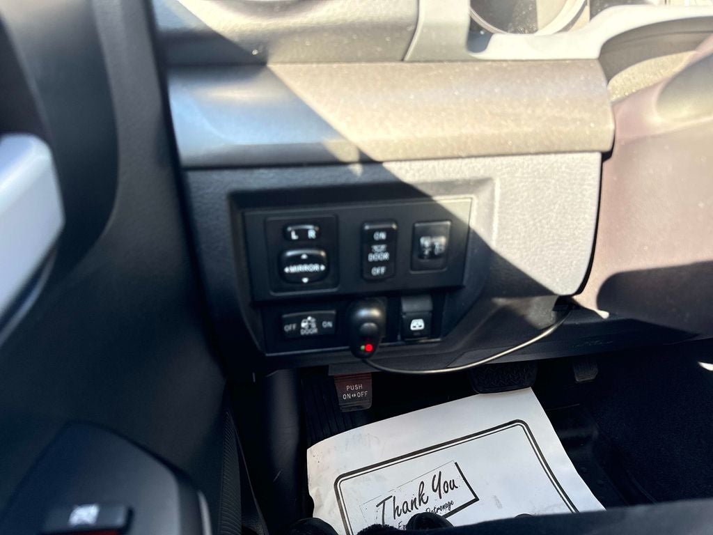 2016 Toyota Tundra SR5 5.7L V8