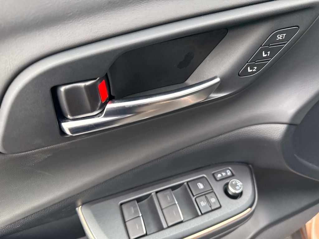 2023 Toyota Crown Platinum