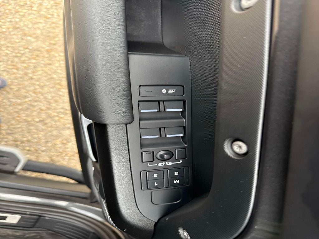 2023 Land Rover Defender 110 Carpathian Edition