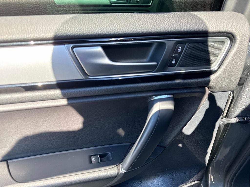 2016 Volkswagen Touareg V6 TDI Sport