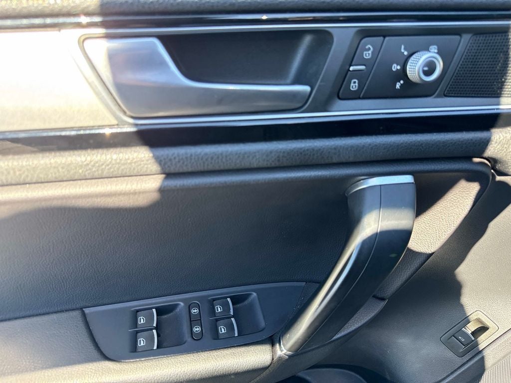 2016 Volkswagen Touareg V6 TDI Sport